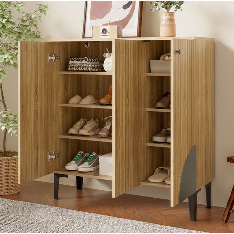 Moderner Schuhschrank 90x32x94 cm in Holzoptik mit drei Türen, Stauraum und Ablage – heller Flurschrank mit schwarzem Gestell, vertikaler Struktur & grauer Dekoration (1/5)