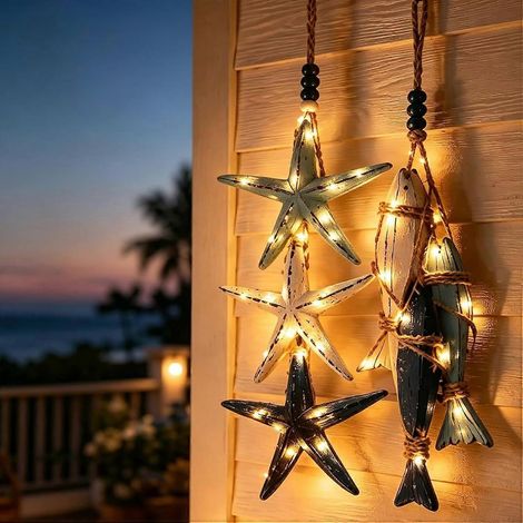 Décoration murale lumineuse en bois étoiles de mer et poissons style côtier méditerranéen éclairage LED blanc chaud à suspendre (1/5)