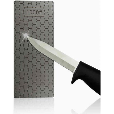 Les disques à aiguiser carrés diamantés à grain fin pour l'affûtage des outils sont emballés individuellement dans un sachet.