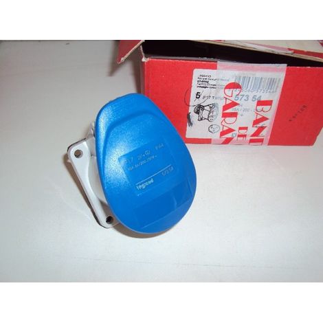 Socle de tableau réduit 16a 2p+t 230v ip44 LEGRAND 057354 (1/4)