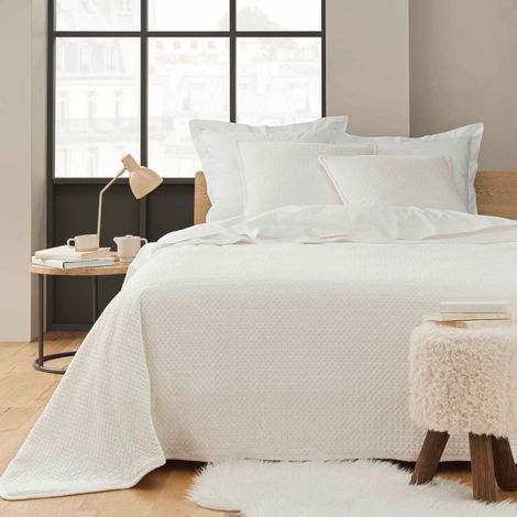 Couvre-lit matelassé velours sherpa 220x240 MYLENE coloris naturel (1/3)