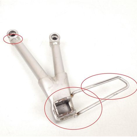 [PRODUIT D'OCCASION] Platine de repose pied passager gauche pour moto Suzuki 600 (1/4)