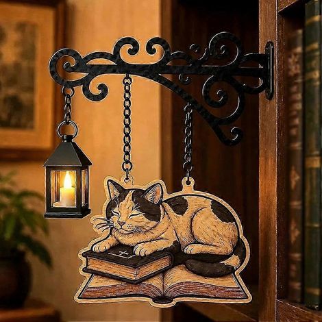 Lampe de bibliothèque chat, éclairage LED d'ambiance vintage chaleureux, support en métal orné + suspension chat endormi en bois et lanterne à piles pour la décoration du bureau ou du salon. (1/5)