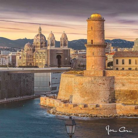 Tableau sur toile port de Marseille 30x30 cm - Impression sur Toile Murale Décorative - Image imprimée en HD sur Toile - Toile sur Châssis en Bois FSC - Fabriqué en France (1/5)