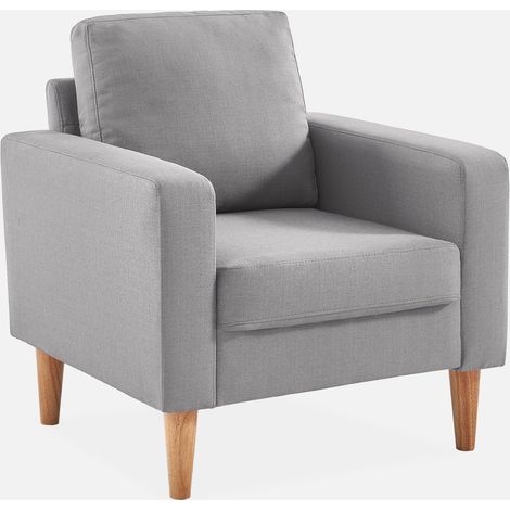 Sillón estilo escandinavo con patas de madera