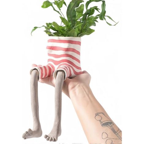 Pot de fleurs en résine en forme de personnage assis - Joli design avec des jambes pendantes (1/5)