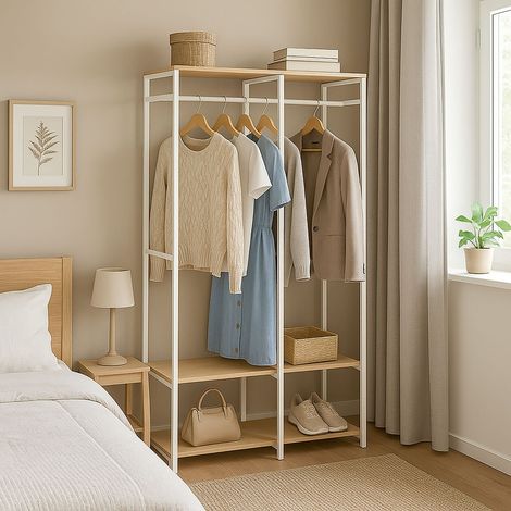 Offener kleiderschrank mit kleiderstangen und regalboden - eisenrahmen holzpaneele