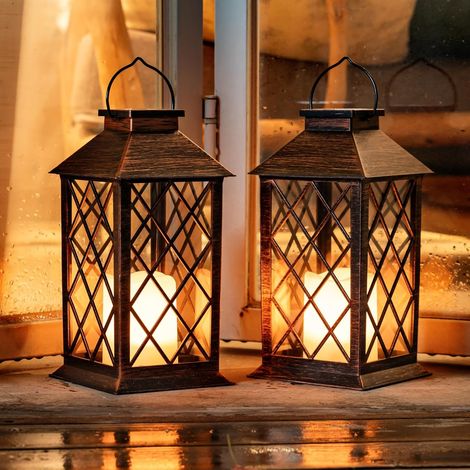 Homemory Lot de 2 lanternes solaires d'extérieur imperméables à suspendre avec bougies vacillantes sans flamme de 33 cm - Lanternes décoratives pour terrasse, porche, jardin, balcon, cabine extérieure (1/5)