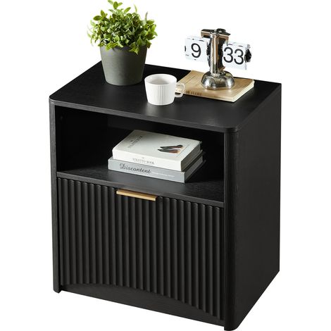 Table de chevet rainuré avec tiroir ouvert, poignée dorée, rangement à 3 niveaux, meuble compact pour chambre et salon, noir, en panneau de particules - CHICFURN (1/5)