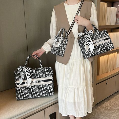 Sacs pour femmes 2025 : nouveaux sacs de courses de haute qualité, grande capacité, polyvalents et pratiques, à porter sous le bras. (1/4)