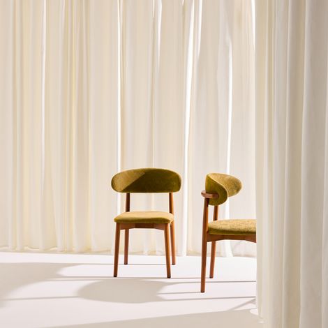 Lot de 2 chaises bois d'hévéa noyer et tissu chenille - Paola Noyer / Moutarde