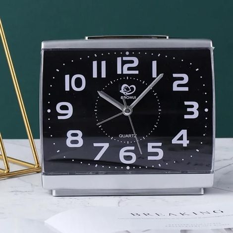Battery-operated quartz alarm clock for bedroom, silent night light, simple alarm clock, home office decoration, fashionable (1/3)