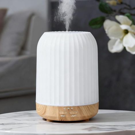 Diffusore di oli essenziali da 250 ml, diffusore di fragranze per ambienti con 7 colori, spegnimento automatico, ideale per camera da letto, spa, yoga e massaggi (1/5)