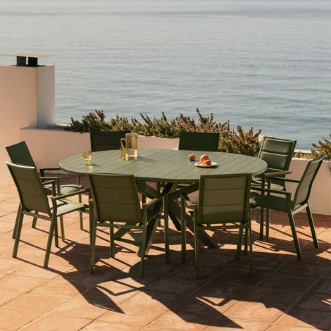 Set da tavolo 145-200x145 cm allungabile Barces e 8 sedie da giardino impilabili con braccioli in alluminio Karena SKLUM            