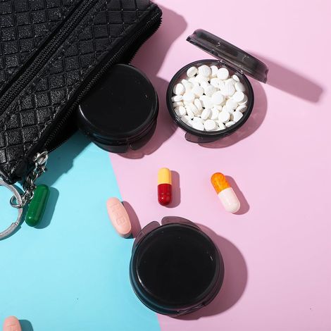 Petit pilulier, mignon et portable, idéal pour la poche ou le portefeuille, format mini, rond, pour un usage quotidien, avec étui à bouchons d'oreilles (lot de 4 - noir). (1/5)