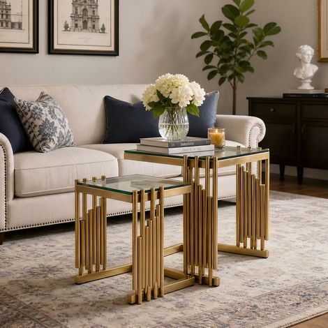 Set de 2 tables basses carrées design pour séjour : table d'appoint chic dorée, plateau en verre de sécurité clair, piètement en métal doré, parfaite pour chambre, canapé ou terrasse. (1/5)