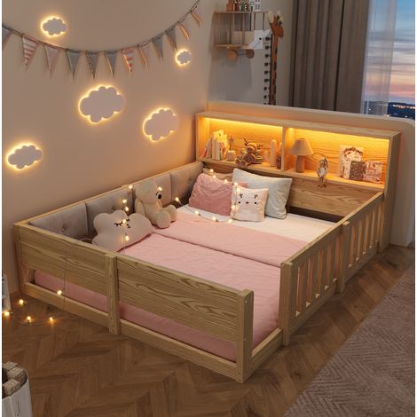 Cama infantil 140x200 cm con barandillas, LED y almacenamiento, cabecero acolchado, estructura estable de madera - natural (1/5)
