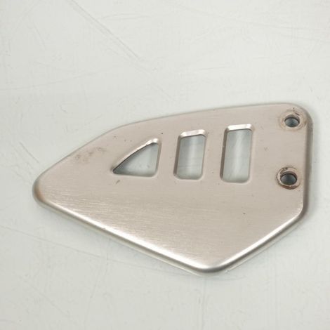 [GEBRAUCHT] [GEBRAUCHTWAREN] Schutz für linken Fußstütze Original für Suzuki (1/2)