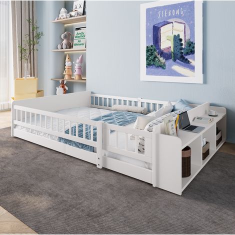 Lit enfant 140 x 190 cm en pin blanc avec rangements ouverts et barrière ouvrante (1/5)