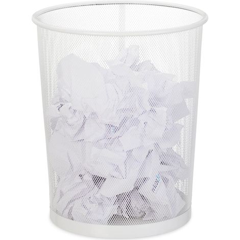 Cubo de basura grande de metal