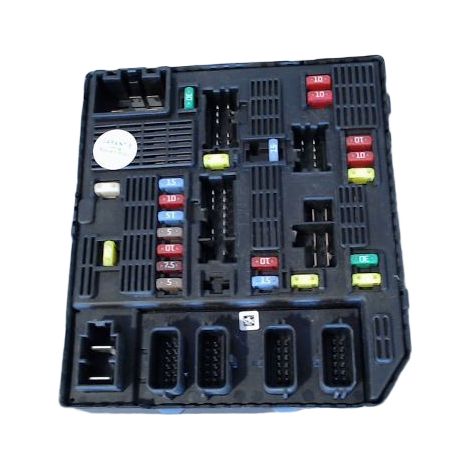 [PRODUIT D'OCCASION] Boite A Fusibles RENAULT Megane ♻️ Ref Oe. 284b69009r - Garantie à vie (1/5)