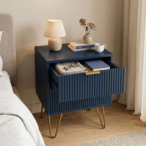 Comodino moderno, 40x35.5x50 cm, con 2 cassetti, design a righe, in legno e gambe in metallo dorato, blu scuro (1/5)
