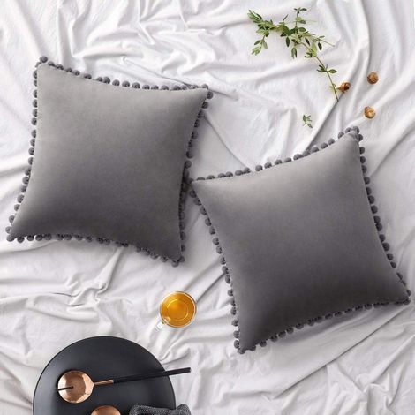Housse De Coussin Velours - 45 x 45 cm - Avec Pompons - Pour Canapé Chambre Bureau Voiture - Lot De 2 (1/5)