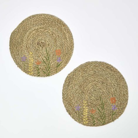 HOMESCAPES Round Floral Bulrush Placemats, Set of 2 (1/5)