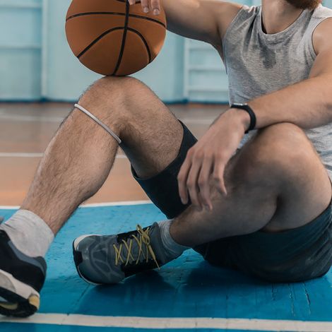 Sangle rotulienne élastique pour sport, genouillère de basket avec maintien et protection articulaire. (1/4)