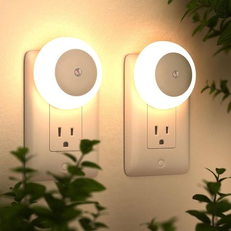 luces nocturnas LED con enchufe de pared – 0,5 W, luz blanca cálida, sensor crepuscular – para dormitorio, baño, pasillo y cocina (1/5)