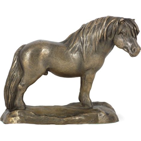 Îles Shetland – une statuette représentant un cheval, une silhouette de cheval sur bois, un prix prestigieux du concours Art-Dog (1/5)
