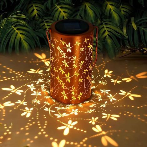 Lanterna solare a sospensione impermeabile a forma di libellula, realizzata in metallo con LED, ideale per creare atmosfera in giardino, terrazzo, veranda e balcone. (1/4)