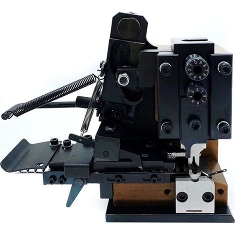 Mini-applicateur mécanique avec entrée latérale pour cosses isolées et pré-isolées (1/2)