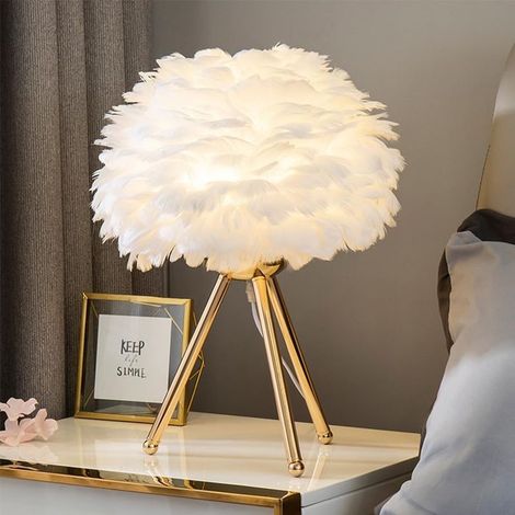 12W Lampe de table en plumes,E27 Lampe de chevet avec abat jour de bureau en plumes à Base Dorée à Trois Pieds,Veilleuse Éclairage De Table Pour Salon Chambre Décoration De La Maison (A) (1/5)