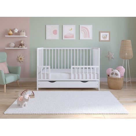 Asher Lit Bébé en Bois 120x60 cm avec Matelas – Lit Enfant Convertible avec Tiroir, Barrière de Sécurité Incluse, Blanc