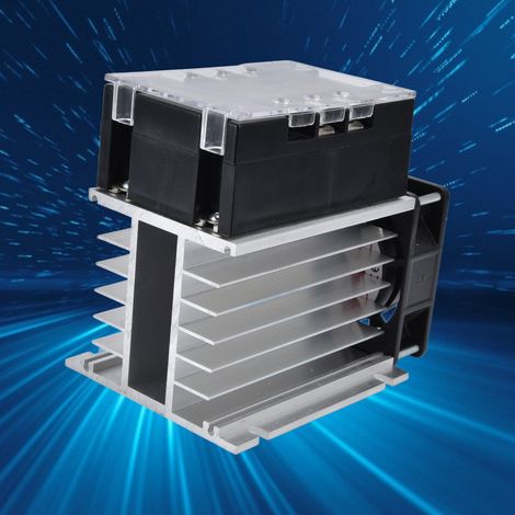 Einphasiger Halbleiter-Spannungsregler, Thyristor-Spannungsregler, 220-380 VA Halbleiter-Wechselspannungsregler, CSSR-150WA-H mit Kühlkörper. (1/5)