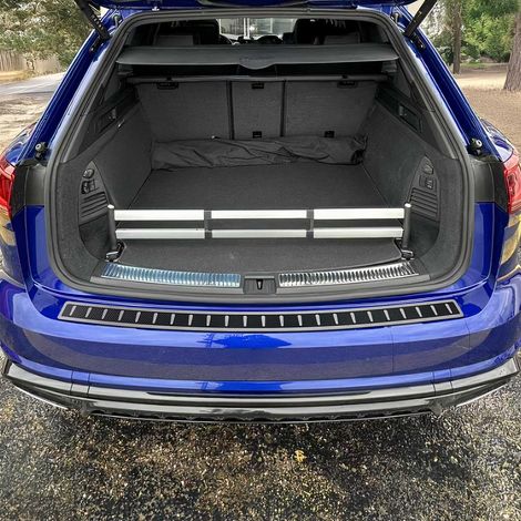 OMAC Ladekantenschutz für VW Touareg 2018-2026 Edelstahl carbon foliert (1/5)