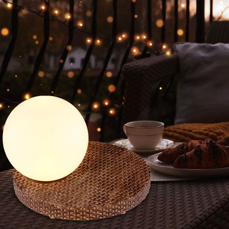Windlicht Solar Terrassendeko Outdoor Tisch Solar für Außen Solarlampe Rattan Optik Solarkugel Garten Deko Balkon, hellgrau weiß, 1x LED, LxH 20x17 cm