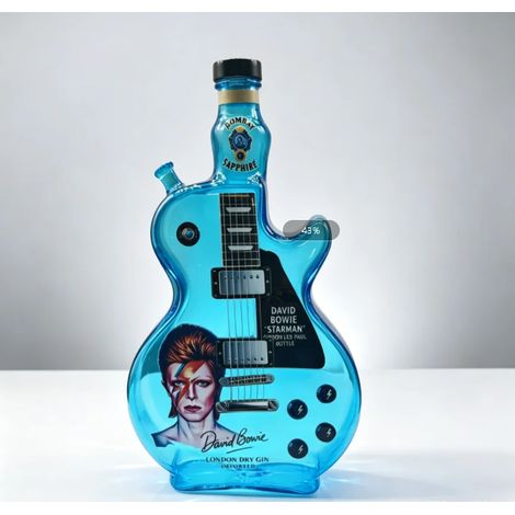 (Boîte en papier kraft) Carafe à whisky en forme de guitare Guns N' Roses, idéale pour la fête des pères. Bouteille en verre pour whisky du Tennessee, décoration de bar rock, objet de collection. (1/5)