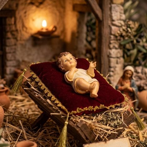 Statua Gesù Bambino su Cuscino in Velluto Rosso con Nappe Dorate -20 cm (1/4)