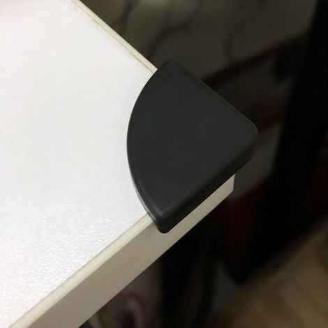 Protectores de esquinas de silicona para mesa de seguridad infantil, 4 piezas, protectores de bordes de escritorio anticolisión, color negro. (1/5)