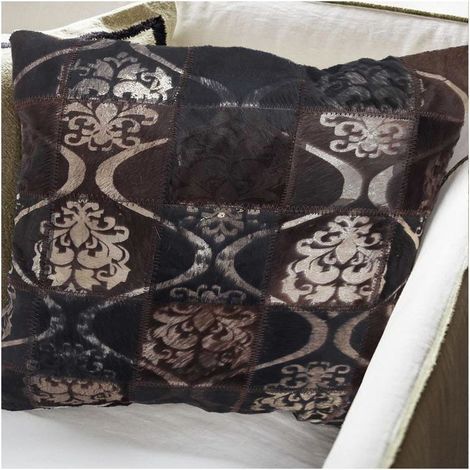Coussin fait main en peau de vache 45x45 marron AURELIA (1/3)