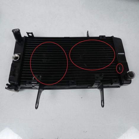[PRODUIT D'OCCASION] Radiateur refroidissement Denso pour moto Yamaha FZS 600 Fazer (1/3)