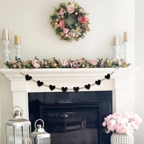 Guirlande De Coeurs En Feutre - Coeurs Noirs Et Perles En Bois - Décoration Murale Pour Cheminée Ou Mur - 1 Pièce (1/5)