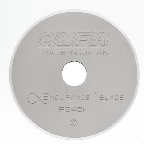 Lame circulaire OLFA de 45 mm, extra résistante et d'une durée de vie supérieure à celle de la RB45 standard.