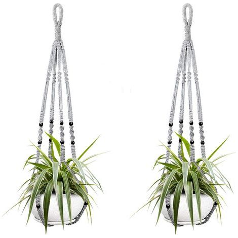 Due cestini sospesi per piante da interno, realizzati in corda di cotone grigia, lunghi 85 cm, decorati con perline di legno. Ganci non inclusi. (1/5)