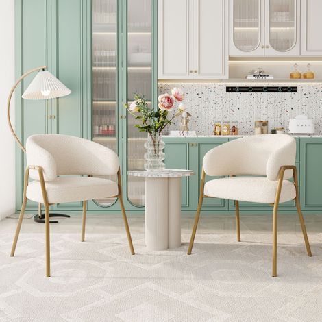 Lot de 2 chaises de salle à manger en fausse fourrure – Dossier ajouré – Pieds métalliques dorés – Assise en mousse haute densité – 49×48×78 cm – Blanc et or (1/5)