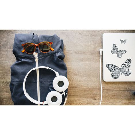 Sticker autocollant déco murale papillons noir et blanc, 2 pièces, 11x11 cm, décorez votre intérieur avec style. (1/3)