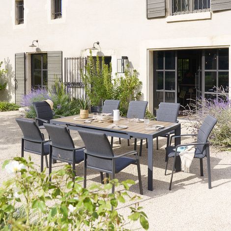 Hesperide – Table de jardin extensible 8 places en aluminium effet bois honey et graphite – Rallonge automatique – Résistante à la rouille et décoloration