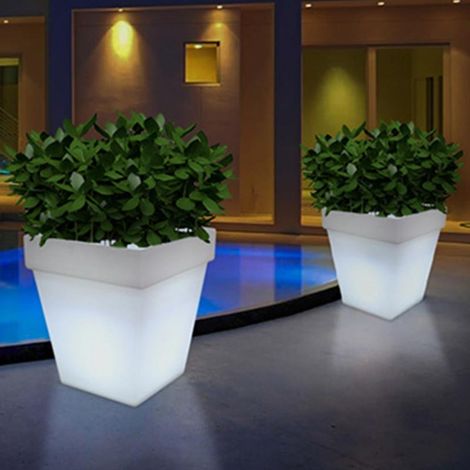 Barcelona Led – Pot de fleur lumineux LED RGBW 12W – Résine blanche résistante aux intempéries – Autonomie 10h – Charge USB – IP65 (1/5)